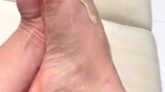 Foot fetish slut cumshot