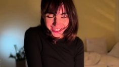 Hot Amateur Webcam Teen Masturbates For Their Fans