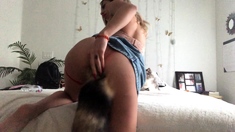 Hot amateur ten chick toying her tight ass on webcam