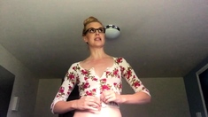 Cumshot amateur MILF suck and jerks dude in the bedroom