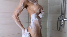 Awesome Big Boobs Blonde Masturbates In The Shower