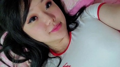 amateur girlfriend masturbating on webcam with her fingers