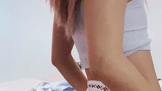 Cute amateur webcam teen girl toying pussy on webcam