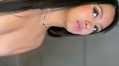 Beautiful Amateur Babe Showing Her Pussy Cam Porn