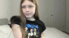 Hot amateur webcam teen masturbates for their fans