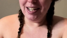 Big boob brunette masturbates on webcam