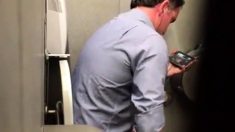 Str8 spy daddy in public toilet